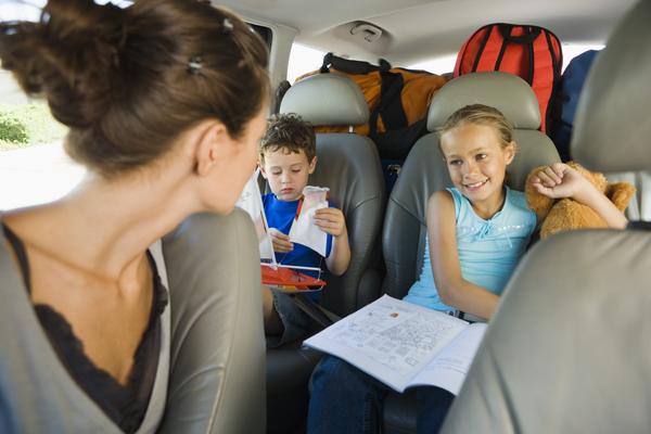 New Research Shows Parents Distracted by Kids in Cars